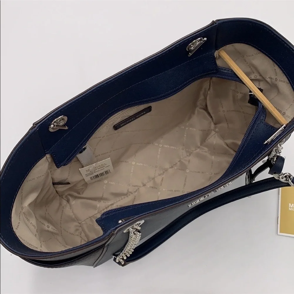 MICHAEL KORS LARGE CHAIN SHOULDER TOTE NAVY & LG DOUBLE ZIP WRISTLET DK … - Picture 10 of 16